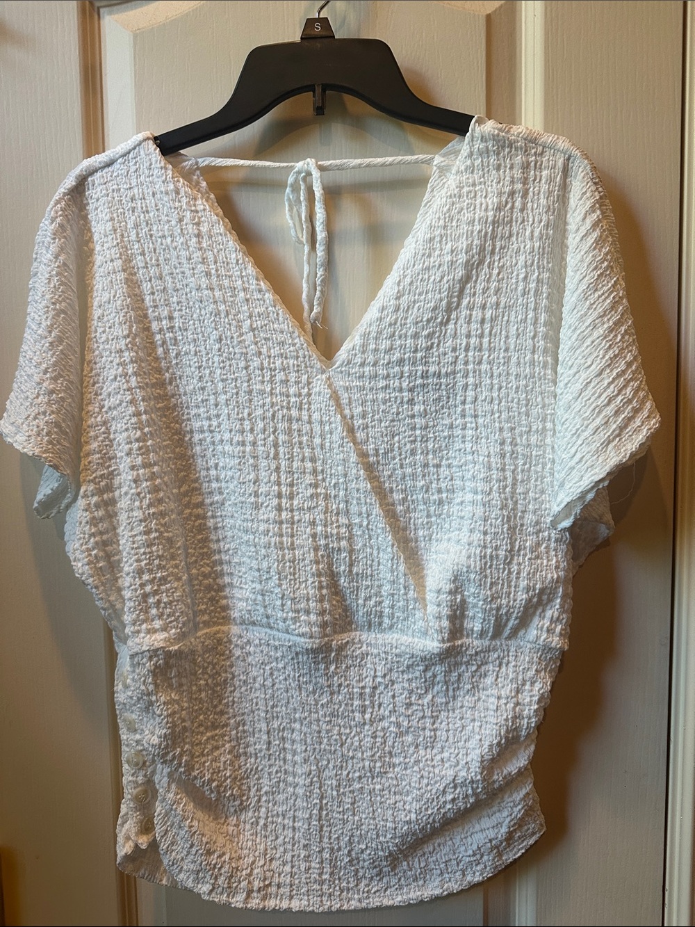 Daytrip White Textured V-Neck Tie-Back Blouse
